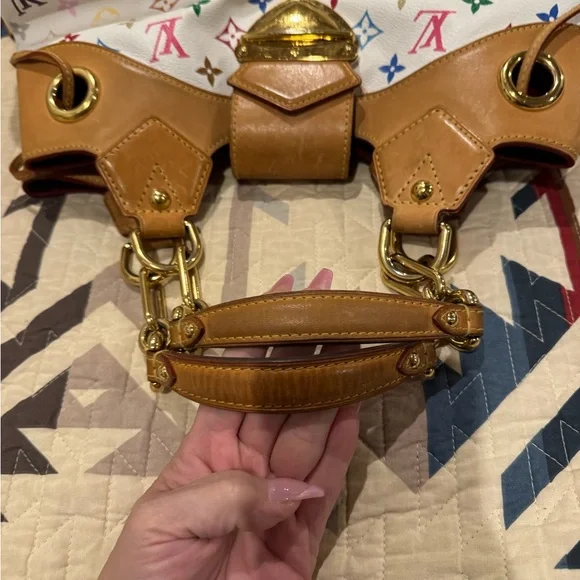 ๐AUTHENTIC Louis Vuitton Multicolor Ursula Shoulder Bag with Iconic Monogram ๐ - Picture 9 of 10